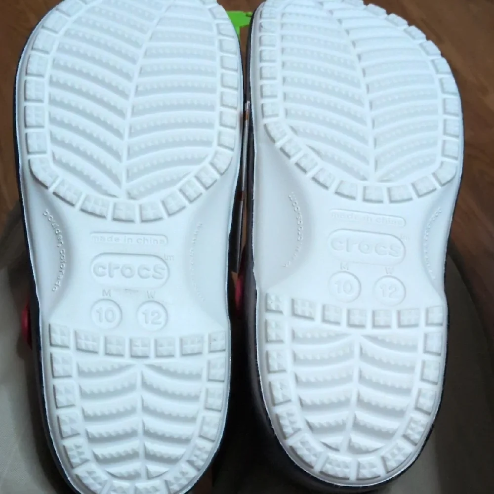 CROCS Peanuts Classic Clog - Gray - Picture 4 of 4